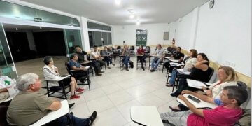 Daca faz assessoria para formação de associação de apicultores