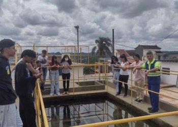 ALUNOS VISITAM SABESP EM COMEMORAÇÃO AO MÊS DA ÁGUA