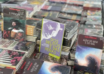 Feira do Livro na Praça da Matriz