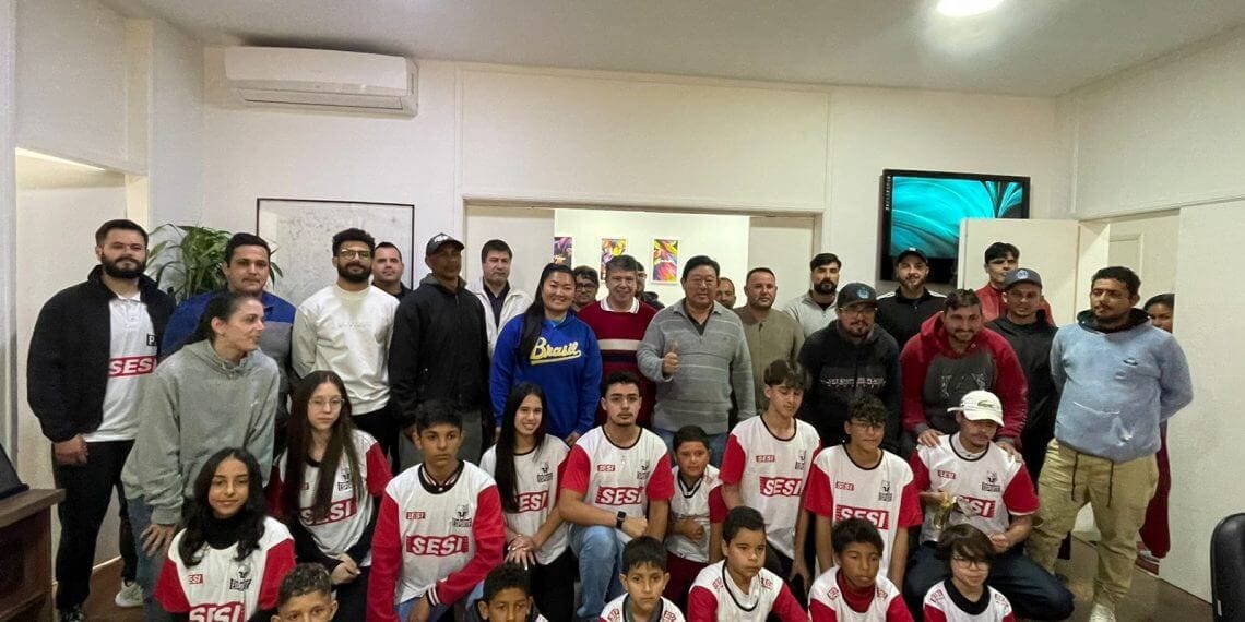 540 UNIFORMES SÃO DISTRIBUÍDOS PARA ATLETAS IBIUNENSES