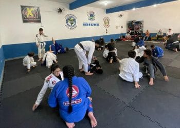 OFICINAS IBIUNENSES FORMANDO CAMPEÕES NO JIU-JÍTSU