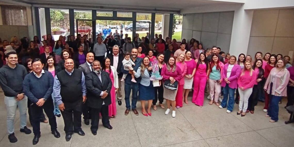 Culto em celebração ao Outubro Rosa no Paço Municipal.