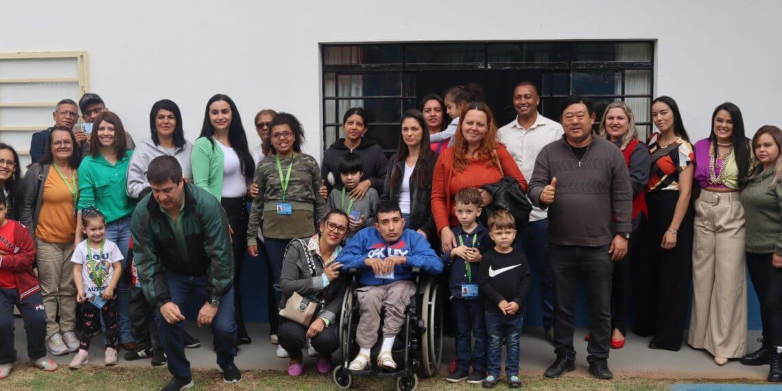 Entrega de carteiras de identificação celebra o Setembro Verde.