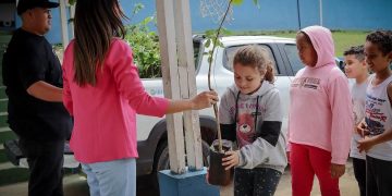 Secretaria do Meio Ambiente faz ação contra queimadas em escola do Piratuba