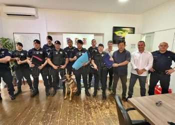 Entrega de certificados e equipamentos à GCM.